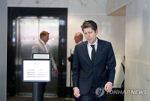 "올트먼은 거짓말쟁이" "머스크는 선택적 기억상실"…이전투구(종합)