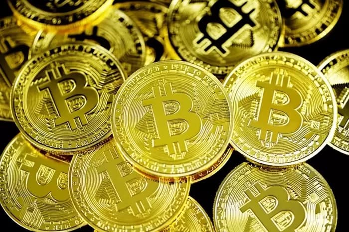 비트코인(BTC), 고점 '반토막'에도 강세장 진행 중?..."지금은 역사적 시험대"
