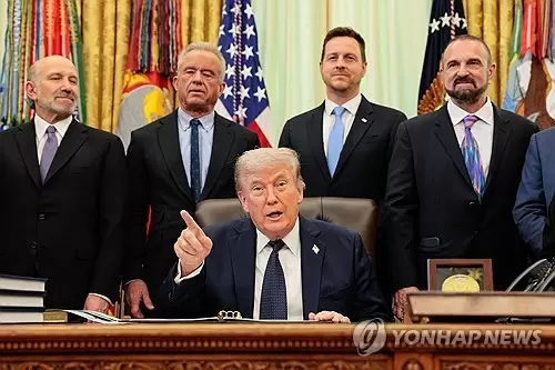 트럼프, 대이란 협상에 "서두르지 않겠다…훌륭한 합의 원해"