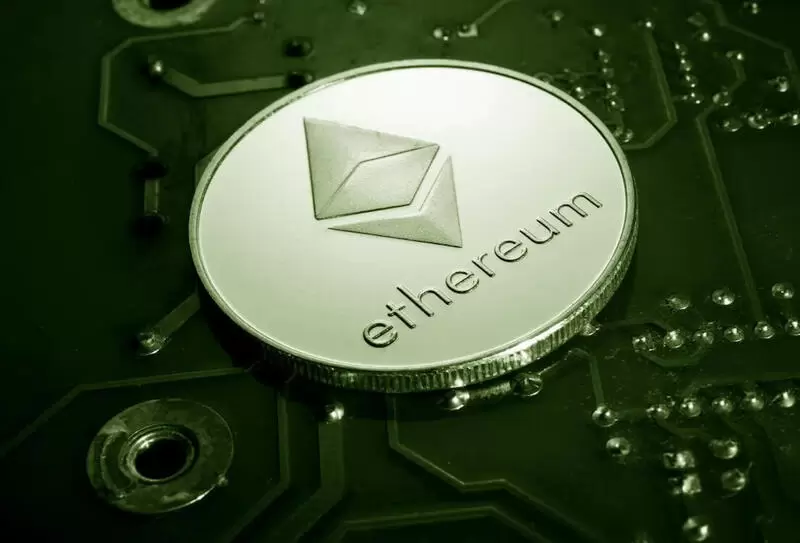 Ethereum, emergency to defend $2,200...Investors panic over fear of further decline