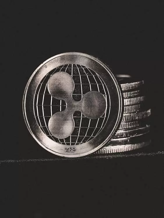 XRP(리플), 1달러 붕괴 초읽기...4년 만의 손절 매도 폭주