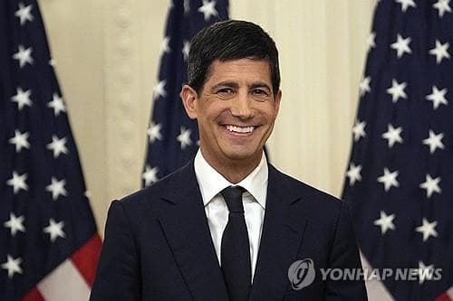 워시의 美연준 '완화편향' 문구 삭제…점도표는 연내인상 반영
